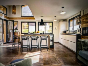 Family Chalet 5 min drive to Ski slopes